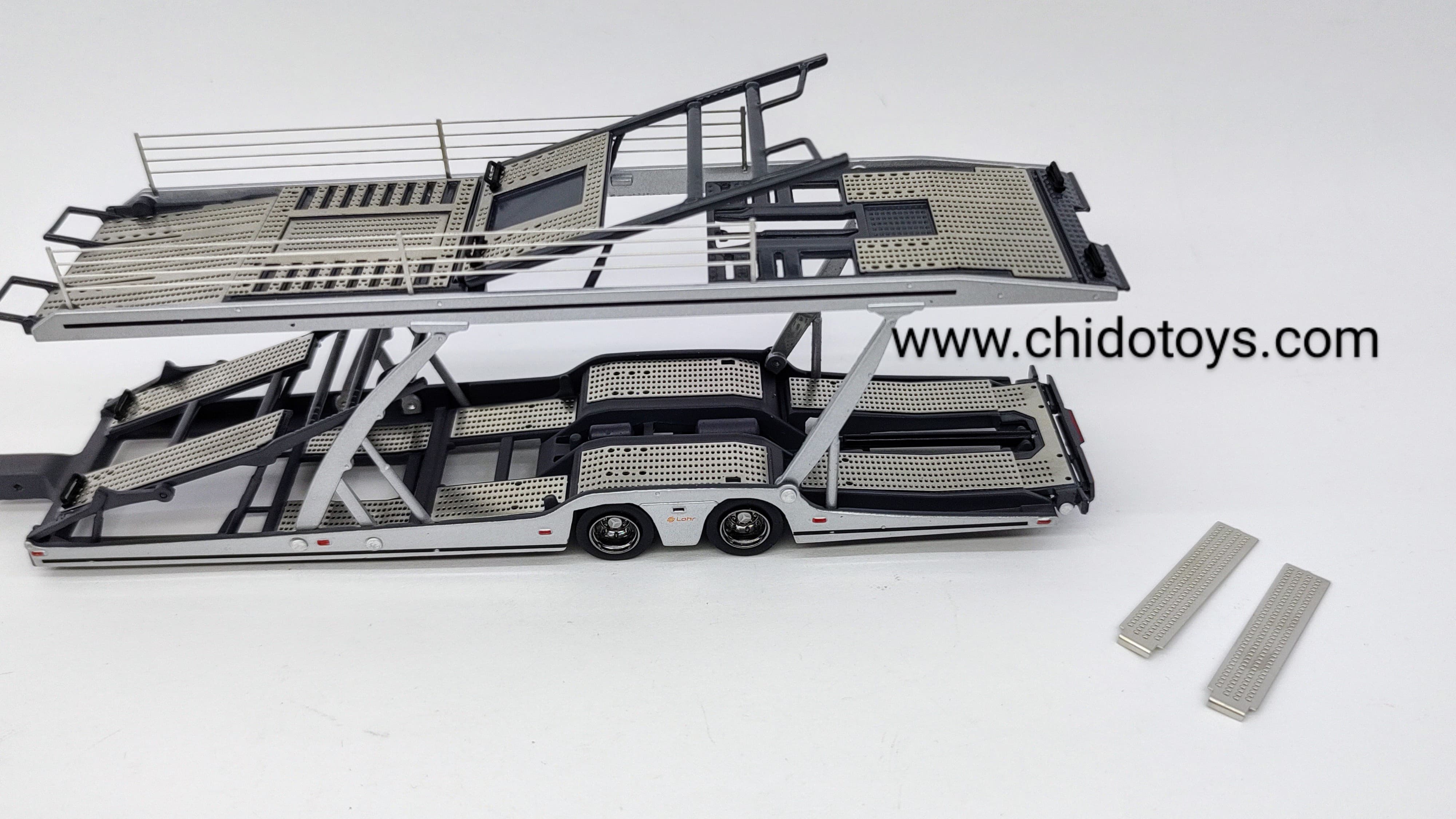 Transportador (Nodriza) a escala marca GCD, Modelo Mercedes - Benz Actros - Chido Toys