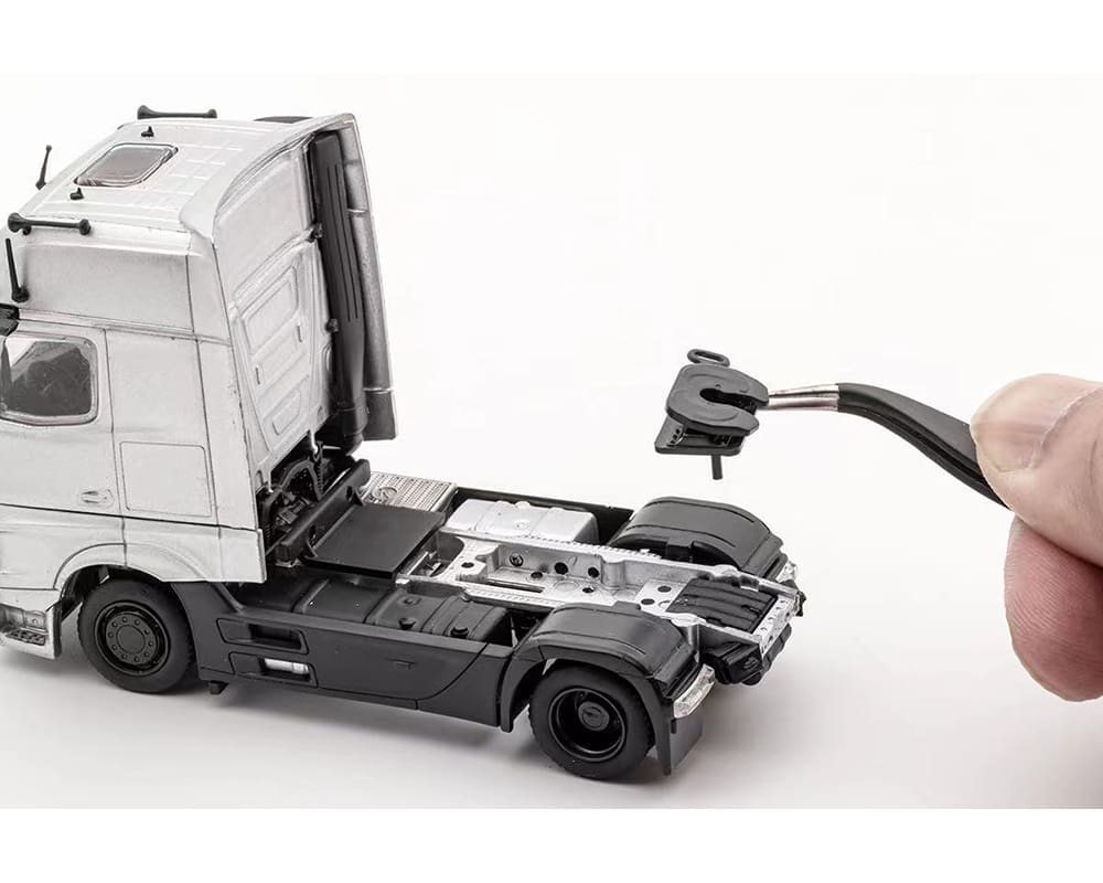 Transportador (Nodriza) a escala marca GCD, Modelo Mercedes - Benz Actros - Chido Toys