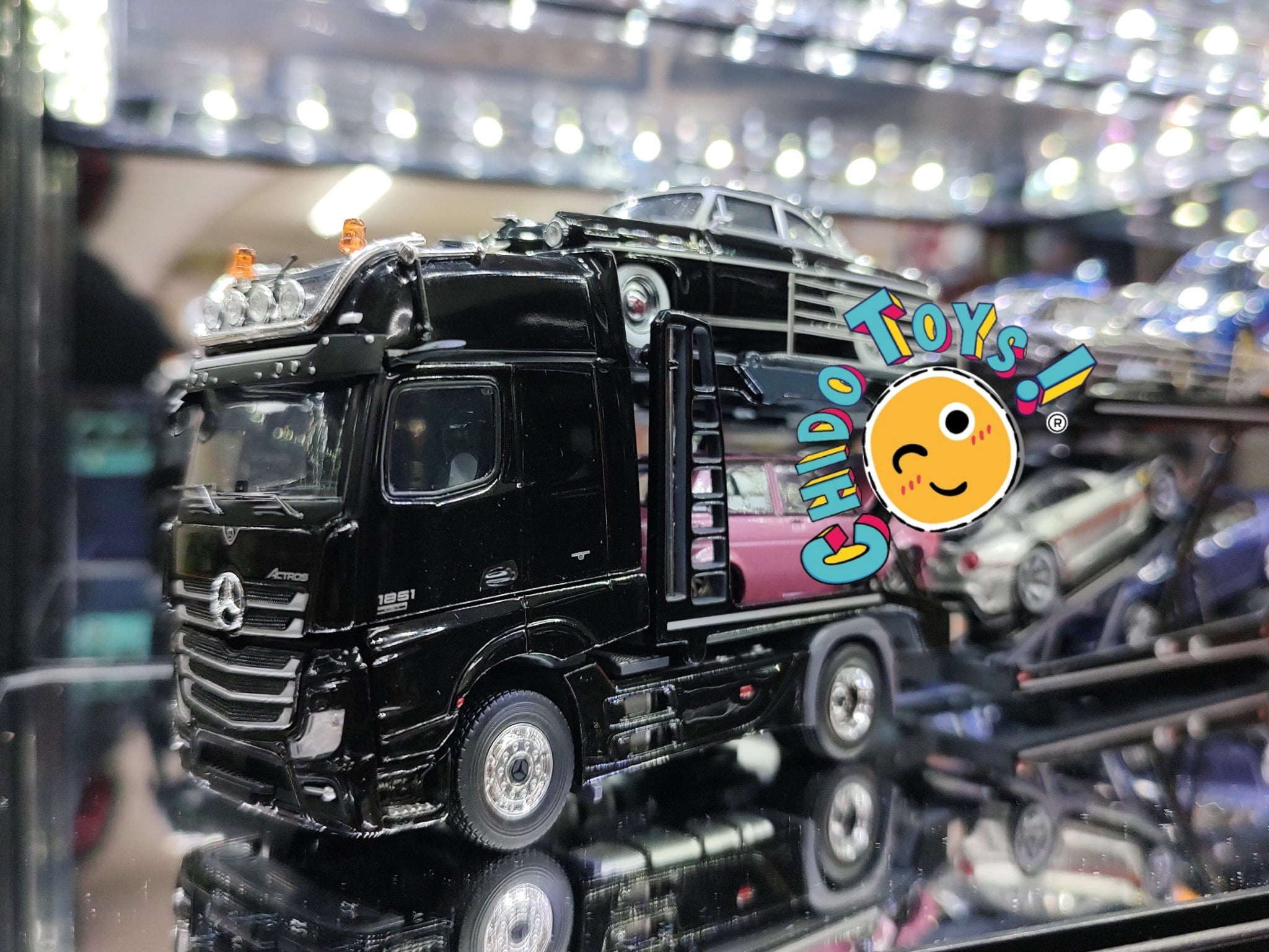 Transportador (Nodriza) a escala marca GCD, Modelo Mercedes - Benz Actros - Chido Toys