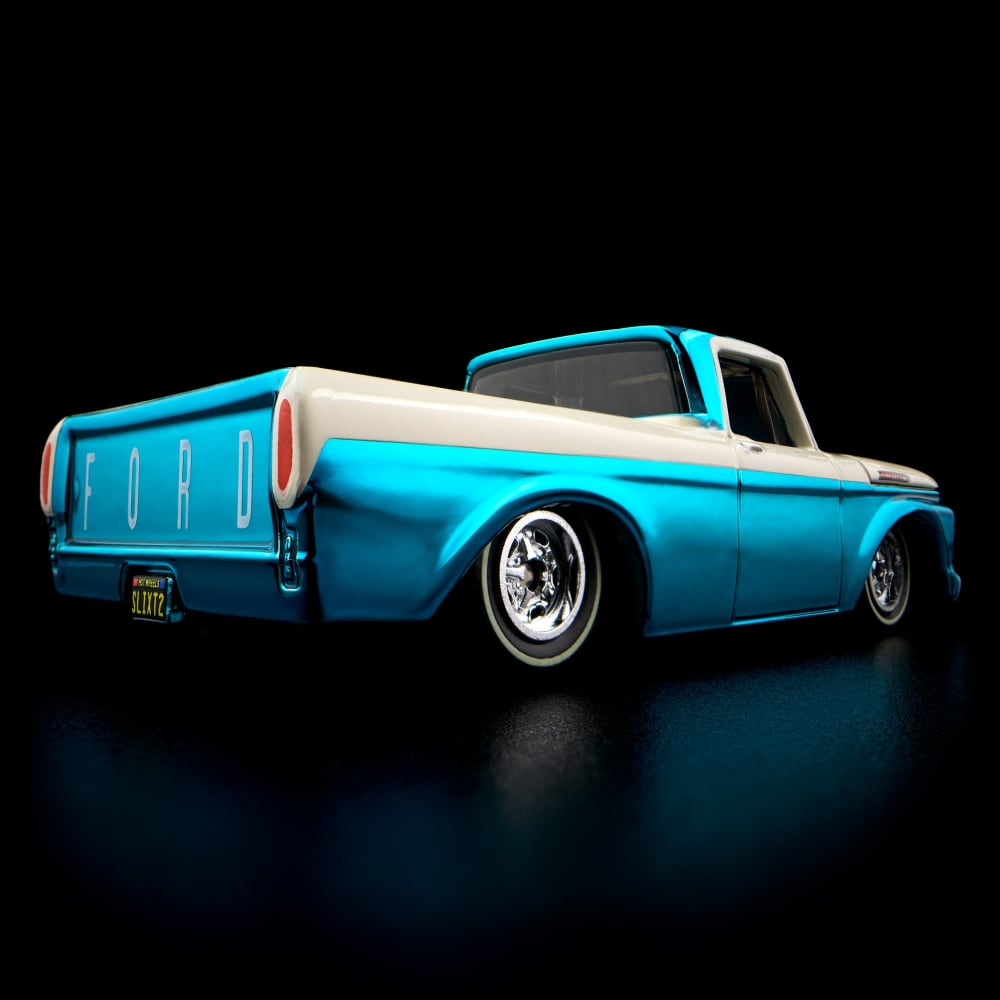 Hot Wheels RLC 1962 Ford F100 1:64 Spectraflame Aqua con cofre abatible