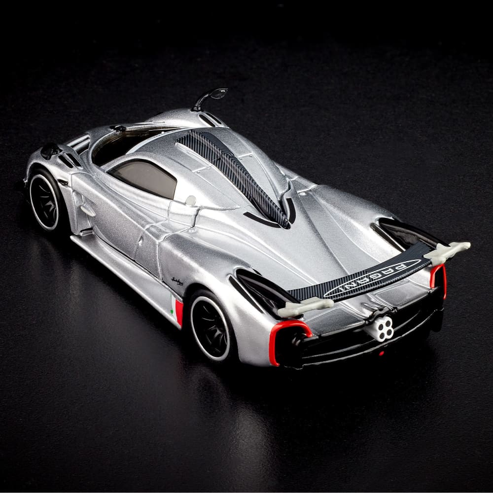 Hot Wheels RLC ’21 Pagani Huayra R 1:64 Pearl Silver con motor V12-R