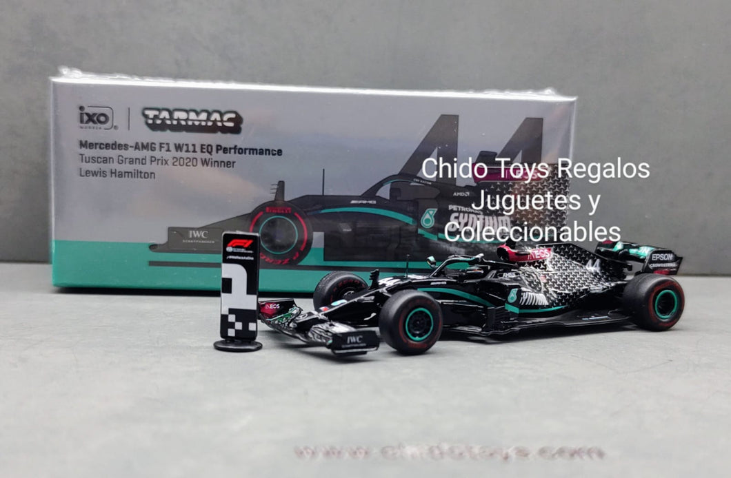 Auto a escala marca TARMAC WORKS Modelo Mercedes Benz-AMG F1 W11 TUSCAN 2020