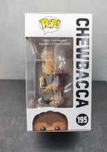 Cargar imagen en el visor de la galería, Figura de Vinyl, marca Funko, Modelo Chewbacca con Porg, edad 6+

