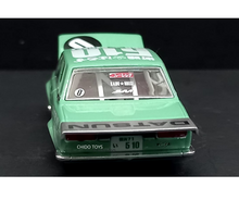 Cargar imagen en el visor de la galería, Auto a escala marca Kaido House, modelo Datsun 510, Edad 14+, color verde menta
