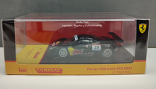 Cargar imagen en el visor de la galería, Auto a escala marca Tarmac - Ixo modelo Ferrari 458 Italia Red Bull negro
