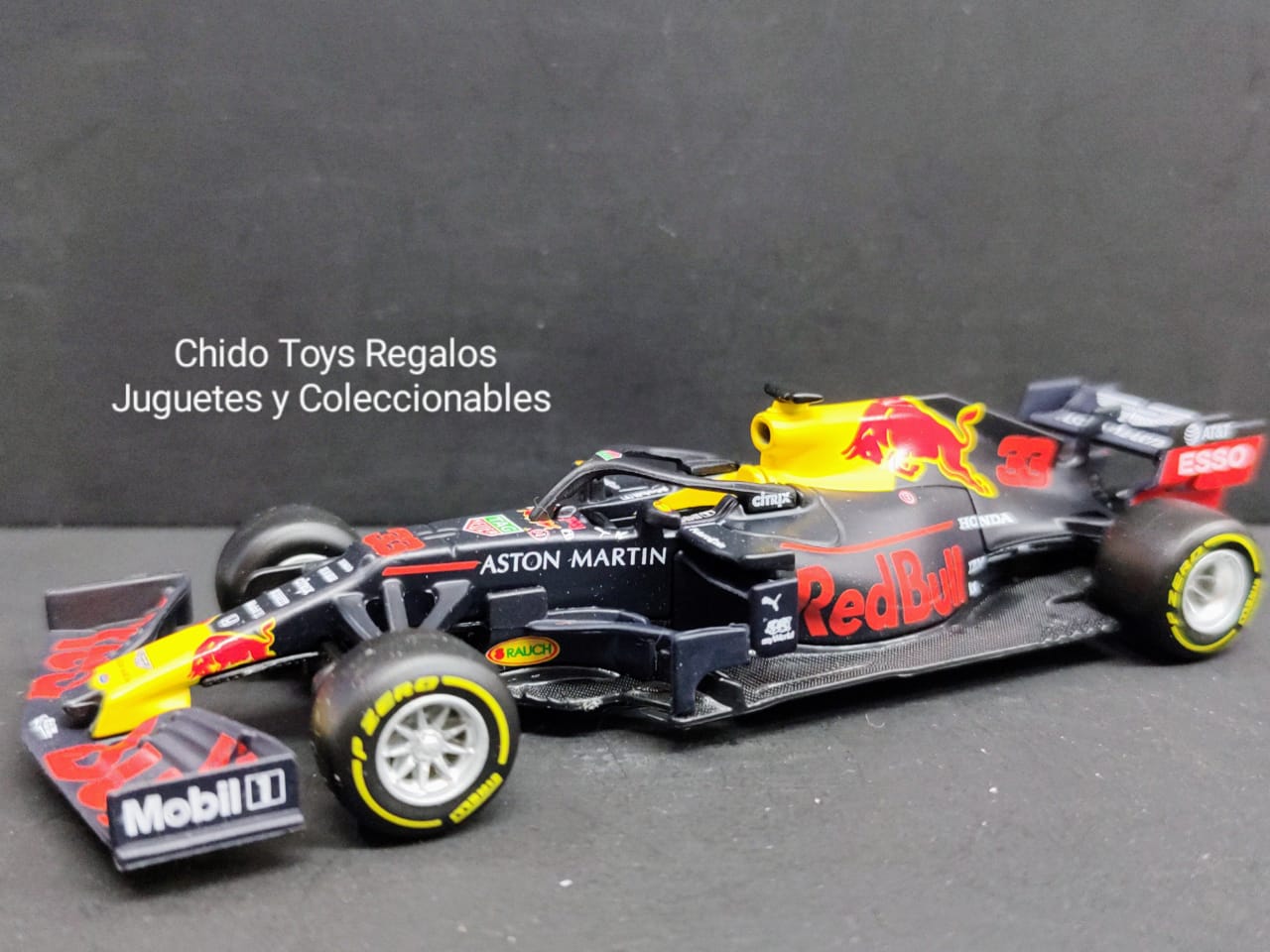 Auto a escala marca bburago, modelo F1 RB15 del año 2020, 33 - Chido Toys