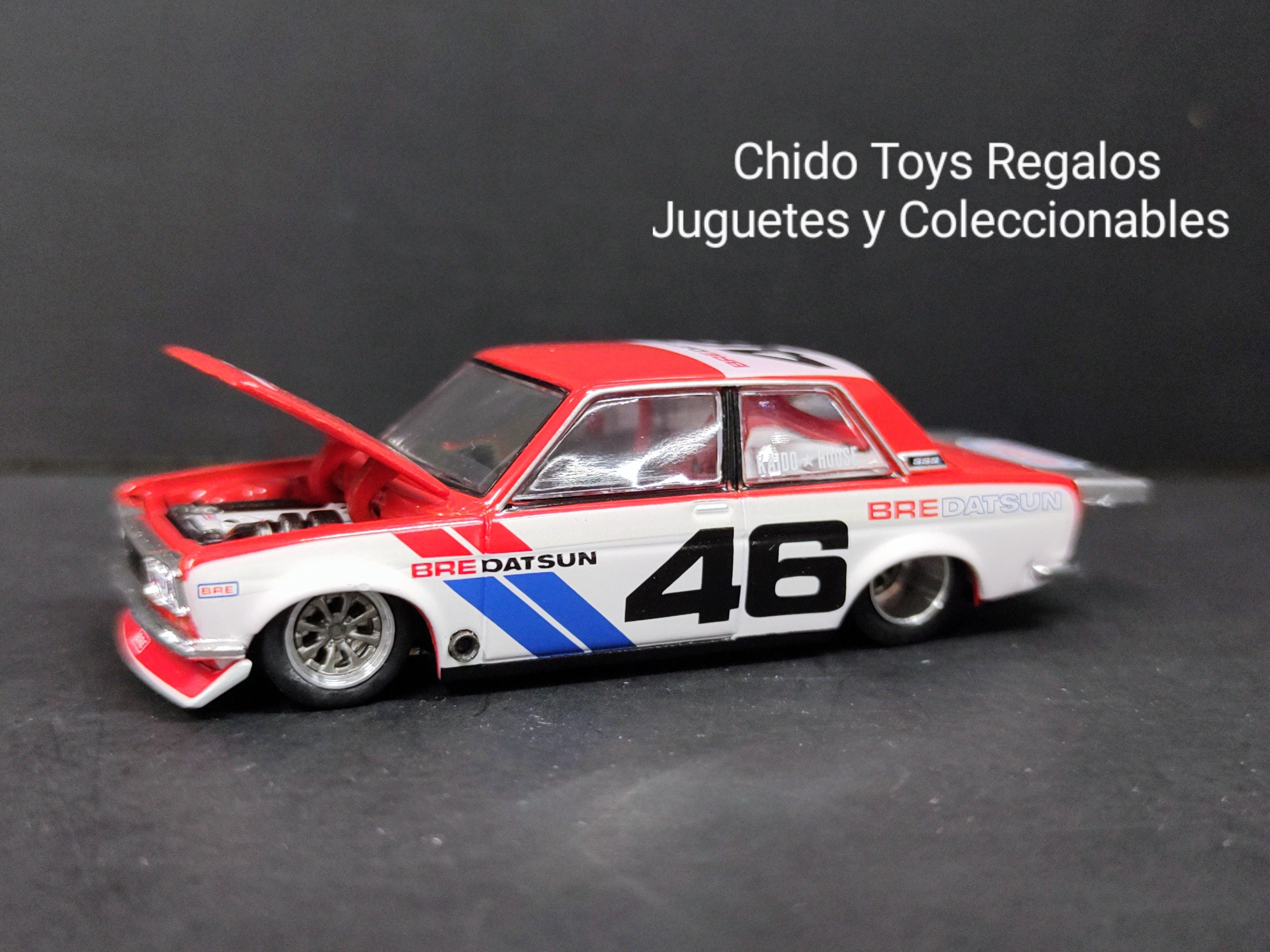 Auto a escala marca Kaido House Mini Gt, modelo Datsun 510 Pro Street V2, edad 14+ - Chido Toys