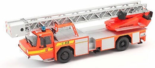 Camión Bombero a escala marca Edicola, modelo IVECO - MAGIRUS DLA - K 2312, (Camiones de Bomberos del Mundo), EDAD 14+ - Chido Toys