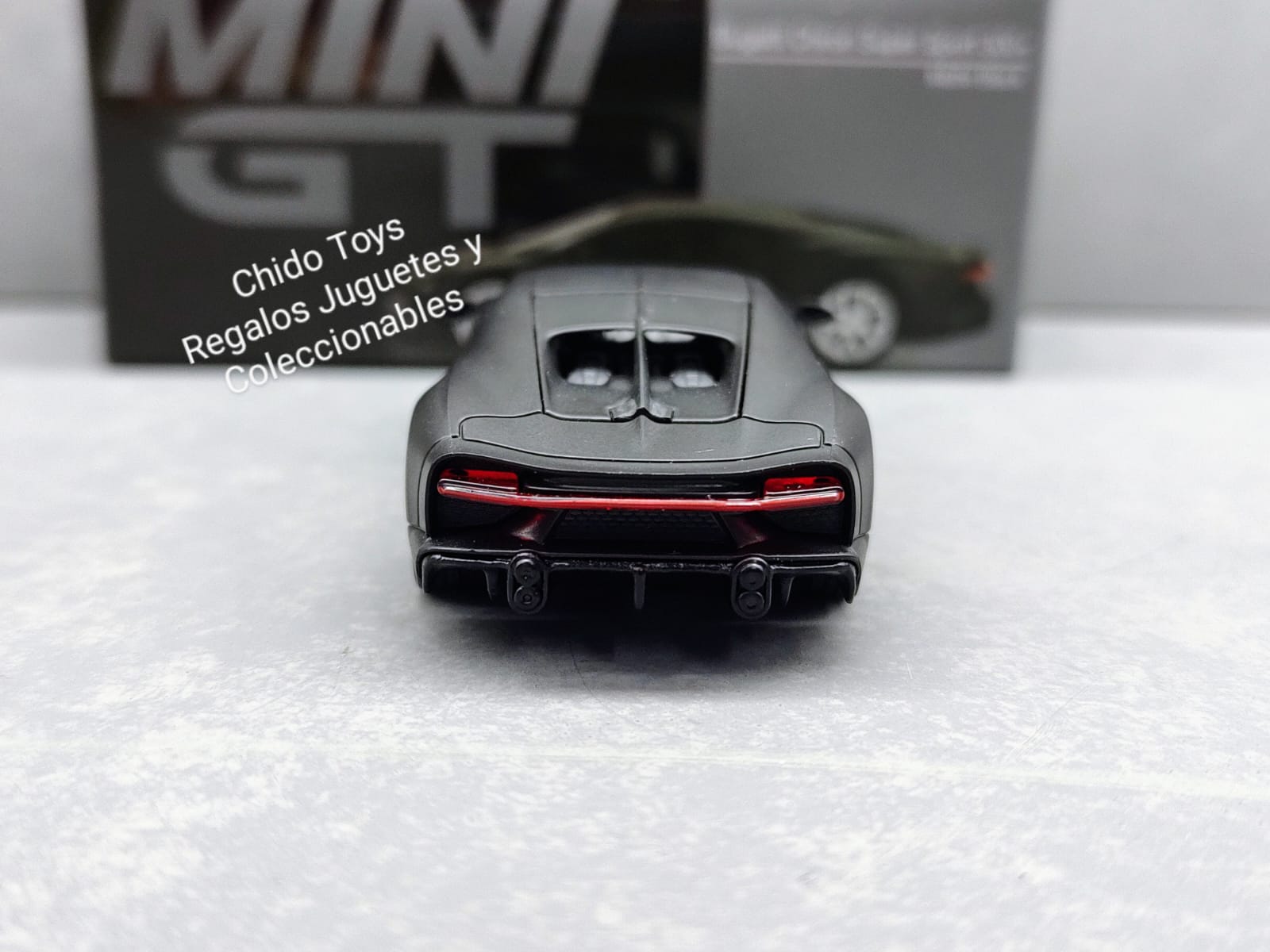 Mini GT 374 Bugatti Chiron Super Sport 300+ 1:64 negro mate - Chido Toys