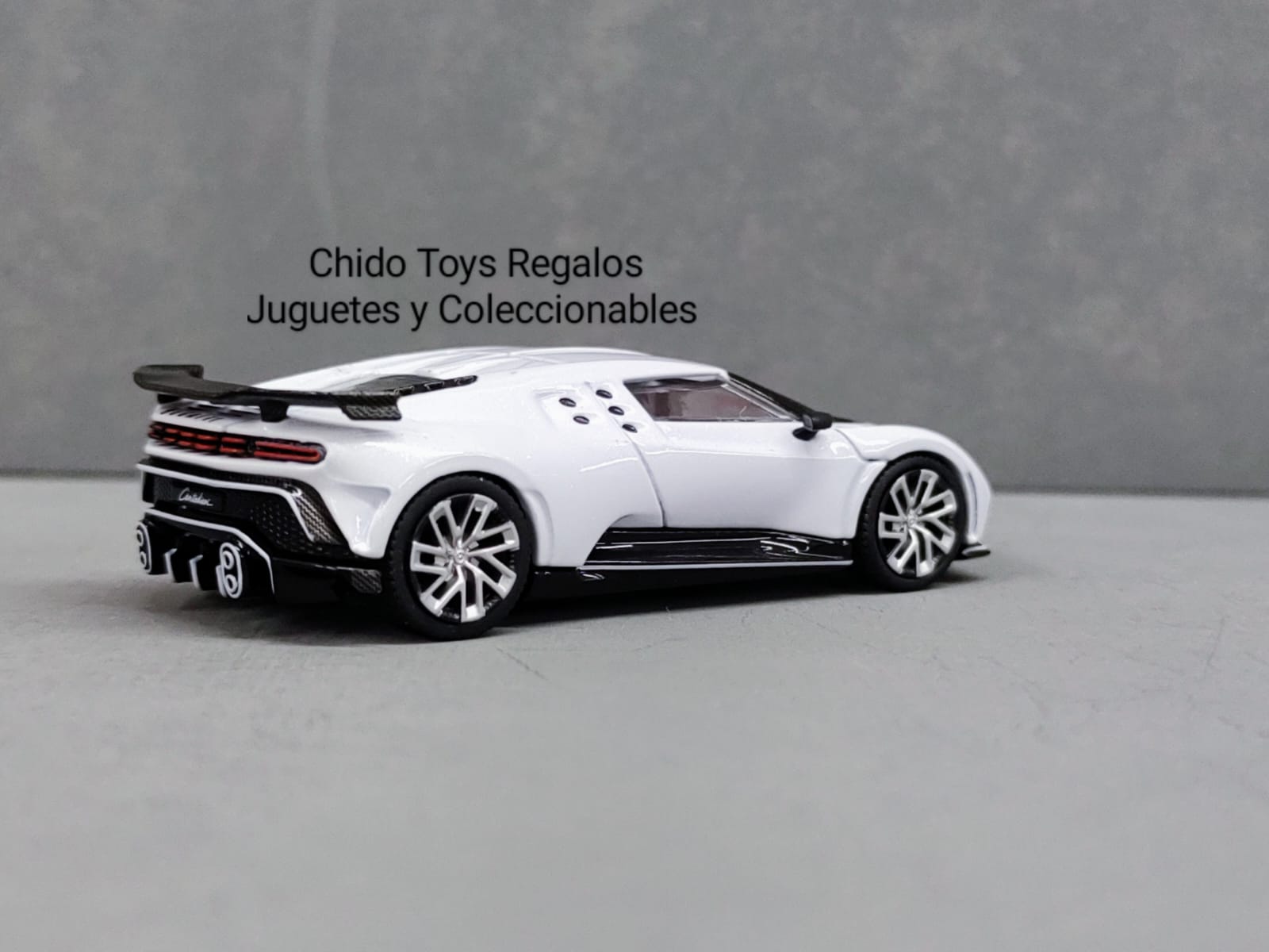 Mini GT Bugatti Centodieci MiJo 1:64 blanco edición limitada - Chido Toys